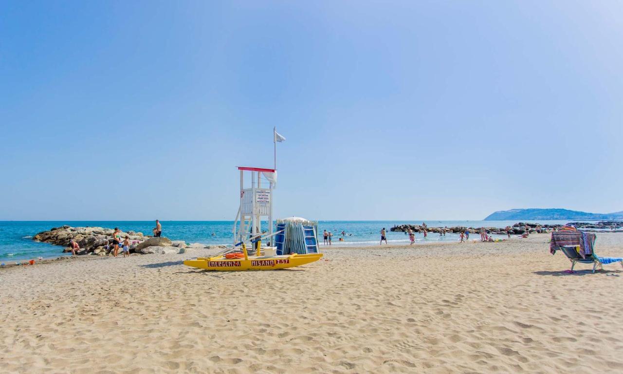 Appartamento Vista Mare Misano Adriatico Ngoại thất bức ảnh