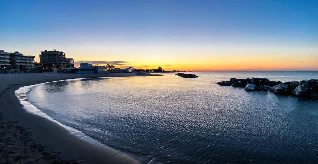 Appartamento Vista Mare Misano Adriatico Ngoại thất bức ảnh